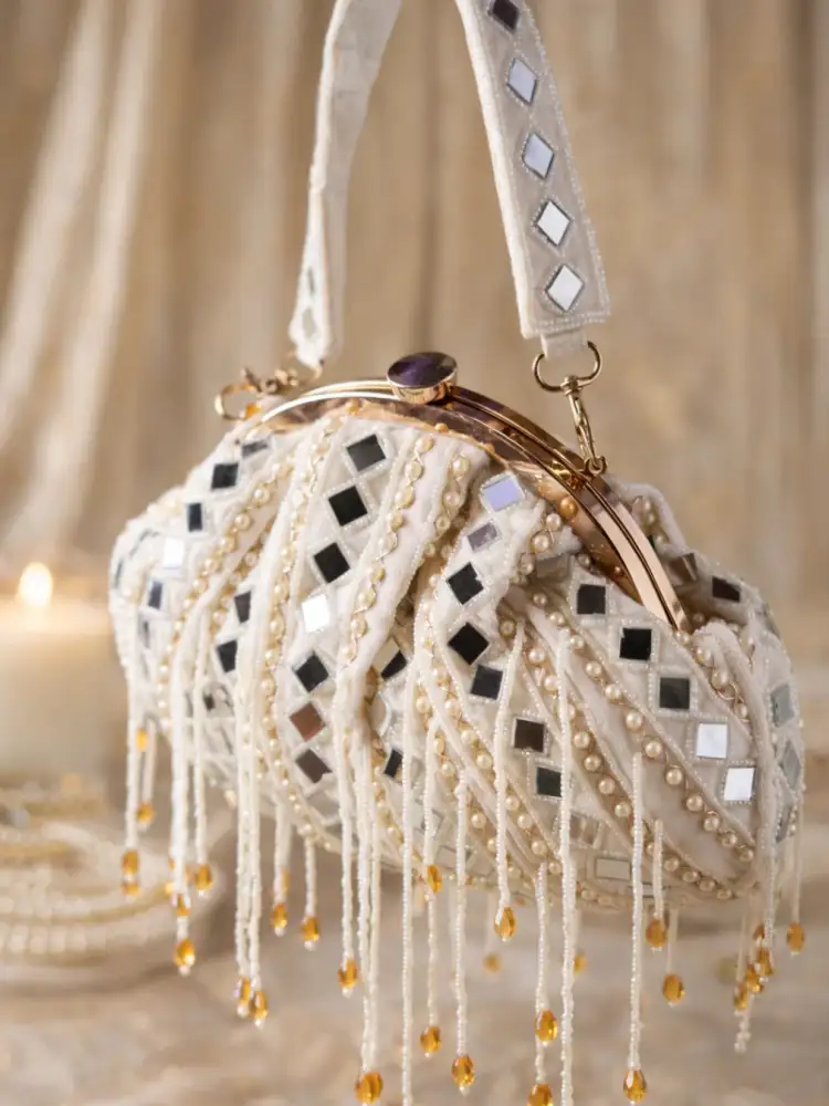 Lumaire (Crystal Clutch) thumbnail 3