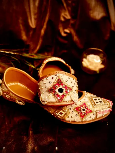 Ivory Pink Punjabi Jutti-2