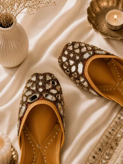 Maroon Mirror Bridal Jutti-2