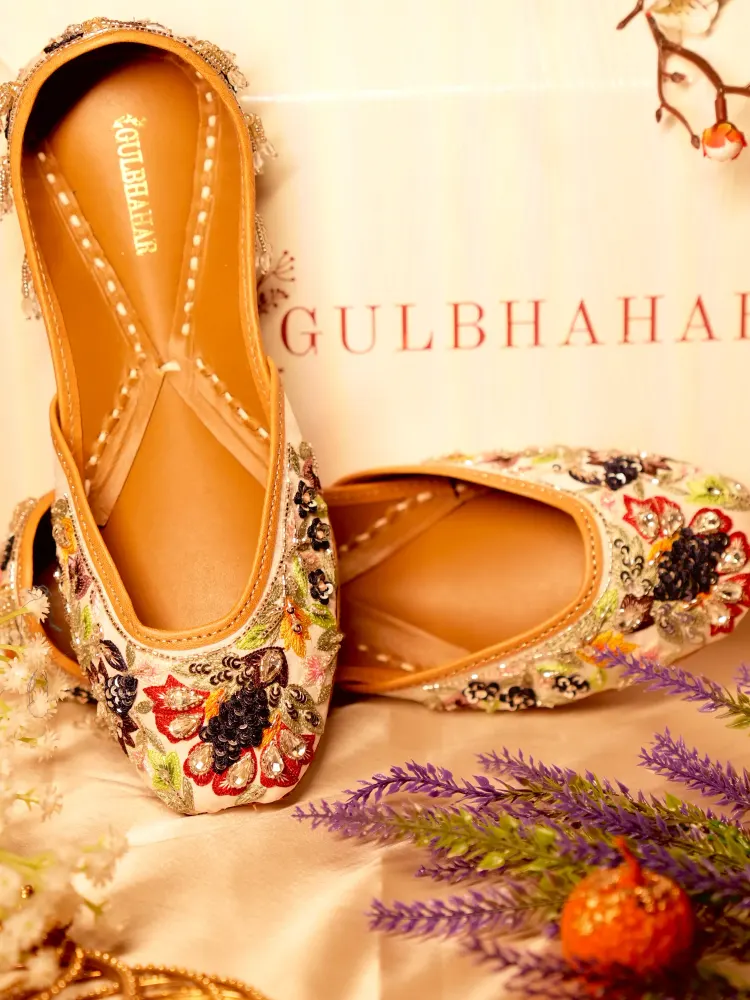 Floral Punjabi Jutti for Women-0
