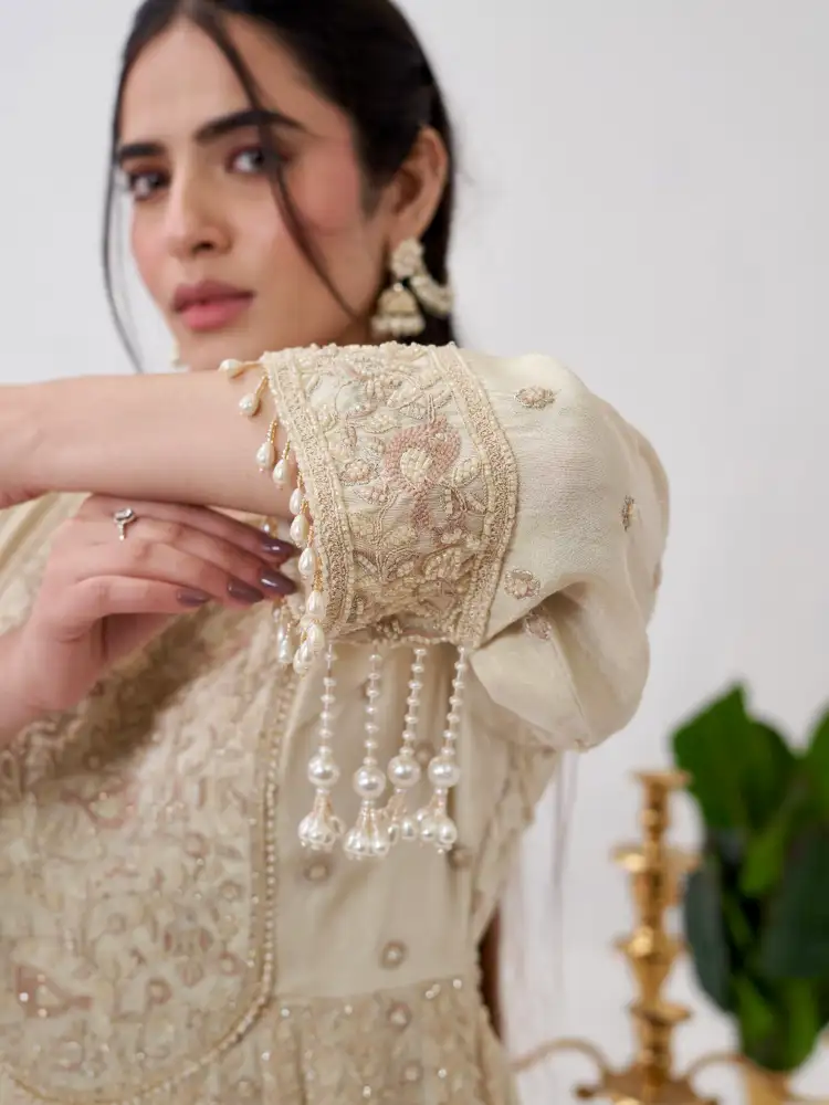 Ivory Floral Embroidered Anarkali Suit Set thumbnail 3
