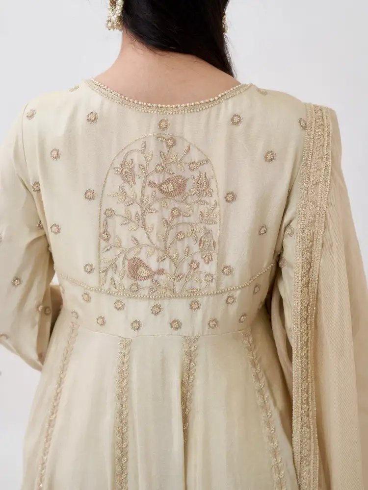 Ivory Floral Embroidered Anarkali Suit Set thumbnail 4