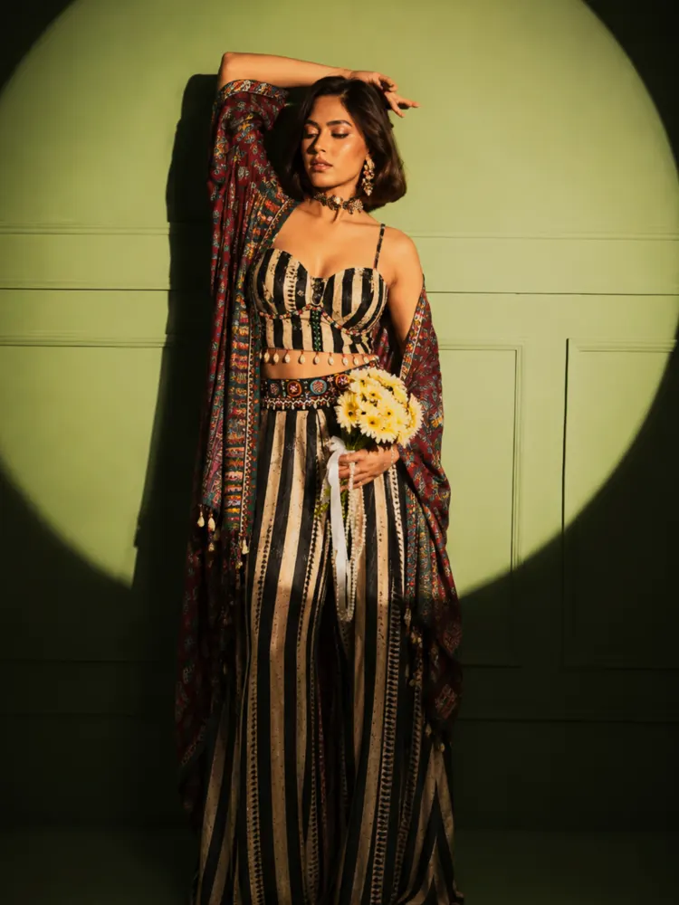 BLACK INDO WESTERN SET - 1