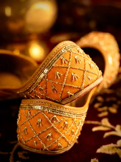 Rust Punjabi Jutti-1