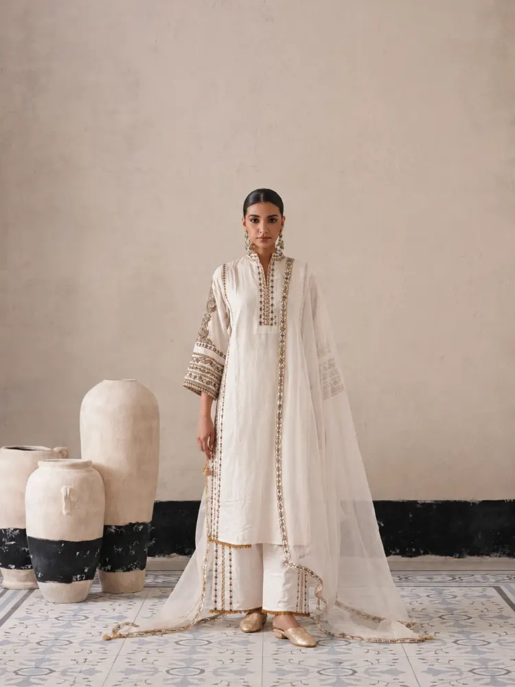 Women Ethnic White Suit-0