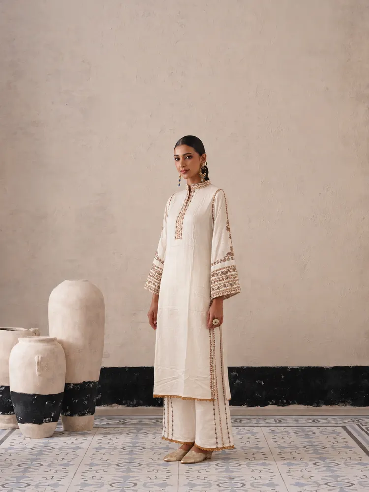 Women Ethnic White Suit-2