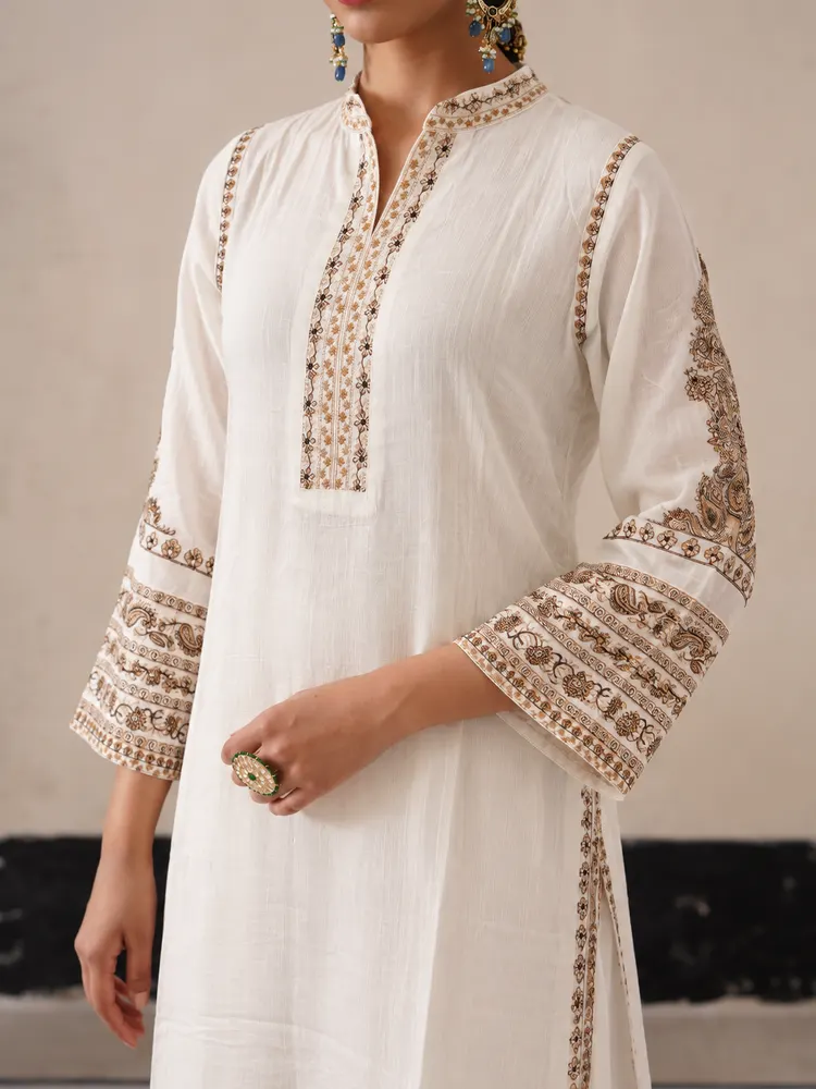 Women Ethnic White Suit-3
