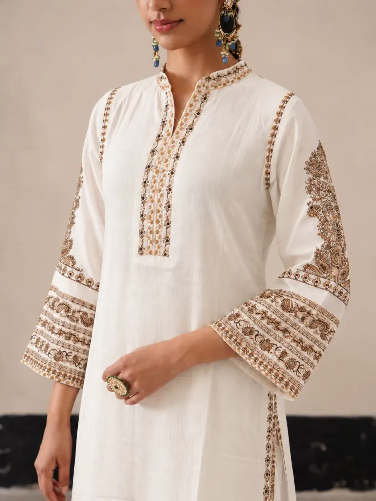 Women Ethnic White Suit-3