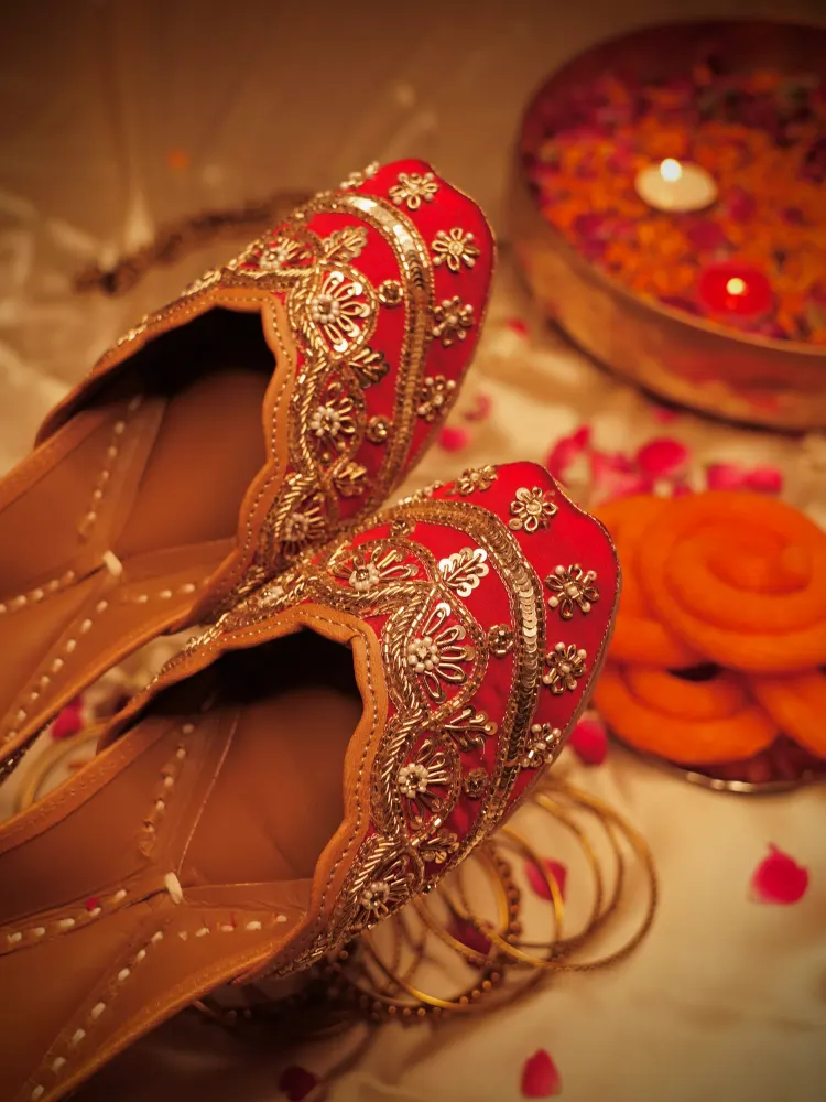 Red Bridal Designer Jutti-3