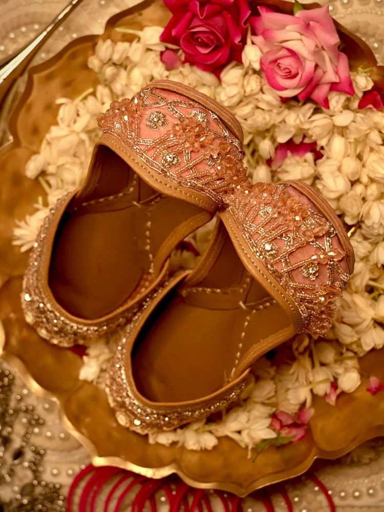 Gulabo (Jutti) thumbnail 4
