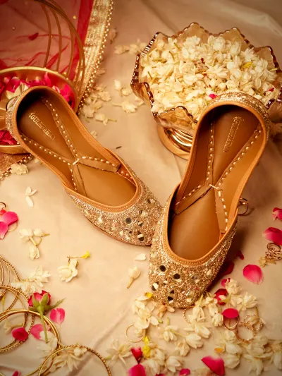 Gold Bridal Designer Jutti-0