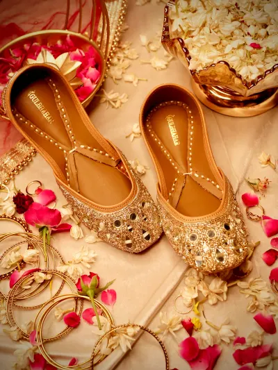 Gold Bridal Designer Jutti-1