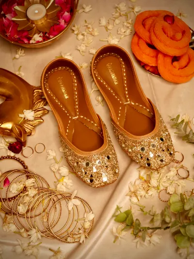 Gold Bridal Designer Jutti-2