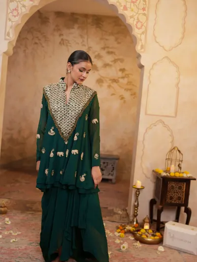 Green Zardozi Leather Jutti-4