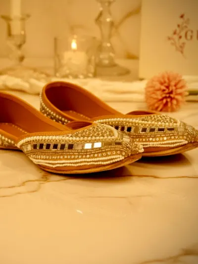 Ivory Pearl Wedding Jutti-1