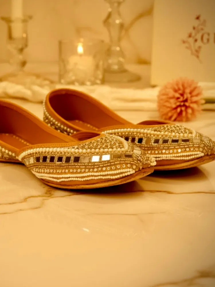 Ivory Pearl Wedding Jutti-1