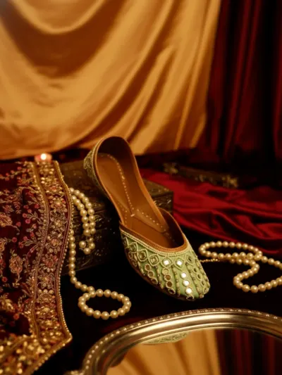 Sage Green Punjabi Jutti-1