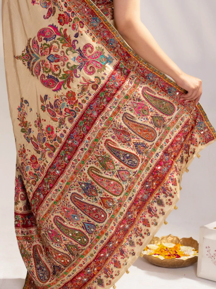 Cream Art Silk Saree & Rani Pink Blouse thumbnail 8