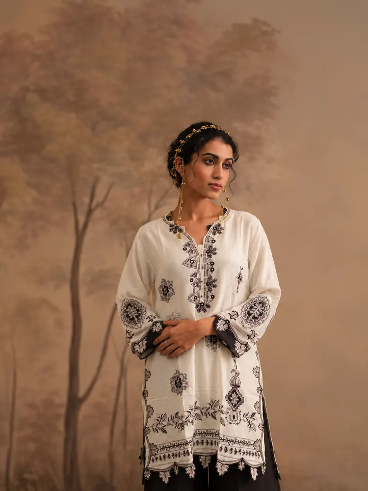 Ivory Black Embroidered Co-ord Set-1
