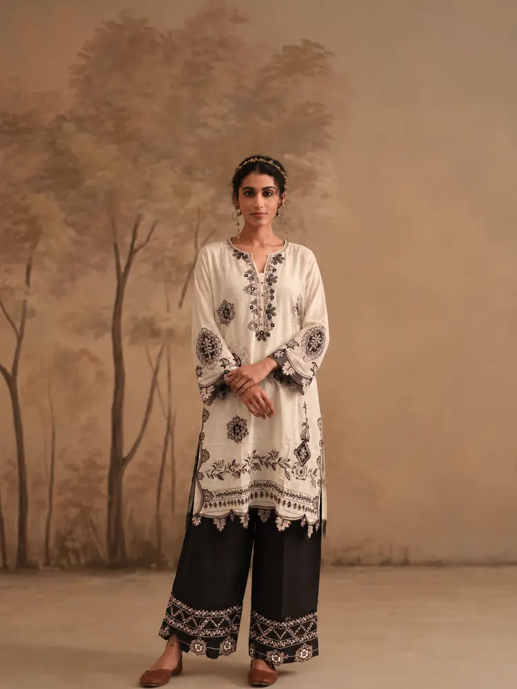 Ivory Black Embroidered Co-ord Set-4
