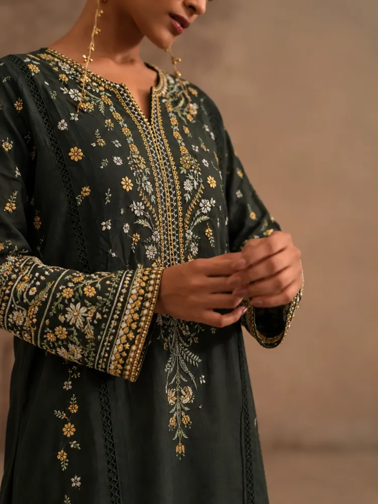 Kai Green Festive Suit-2