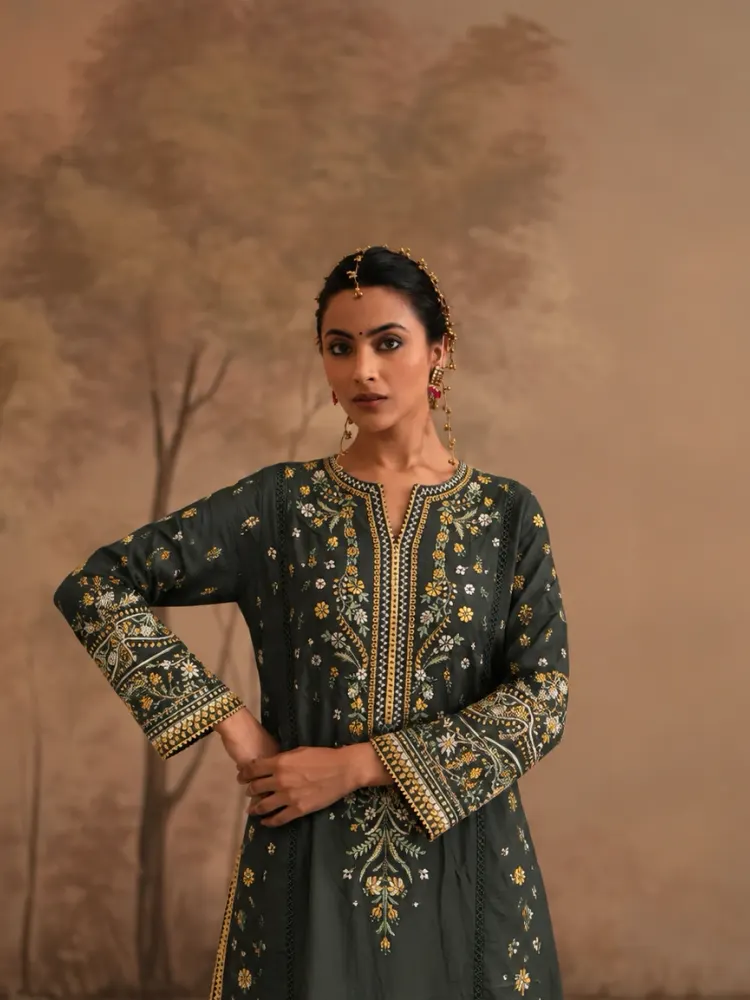 Kai Green Festive Suit-3