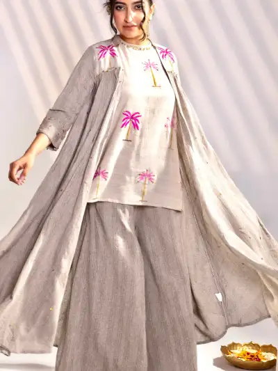 BEIGE EMBROIDERED SLEEVELESS SHORT KURTI CO-ORD SET WITH PALAZZO & LONG JACKET - 2