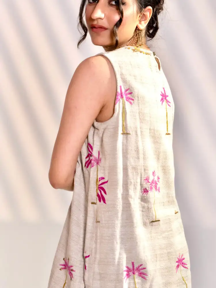 Beige Embroidered Sleeveless Short Kurti Co-ord Set with Palazzo & Long Jacket thumbnail 3
