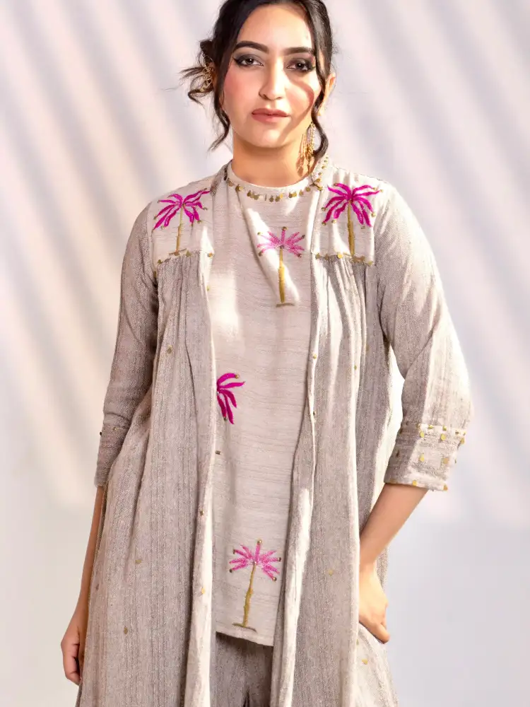 Beige Embroidered Sleeveless Short Kurti Co-ord Set with Palazzo & Long Jacket thumbnail 4